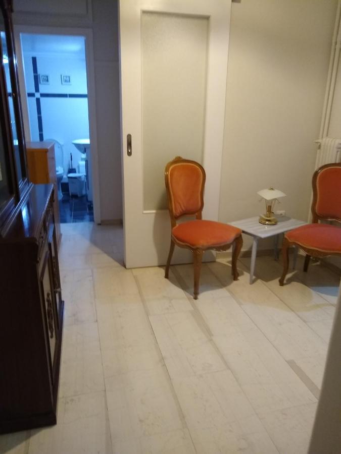 Acropolis Within 10 Minutes Walk! Classical Apartment And A Hostess At Your Side! Aten Exteriör bild