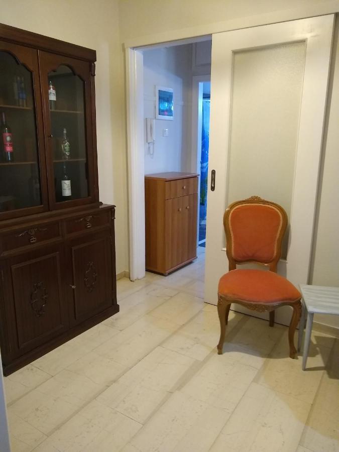 Acropolis Within 10 Minutes Walk! Classical Apartment And A Hostess At Your Side! Aten Exteriör bild