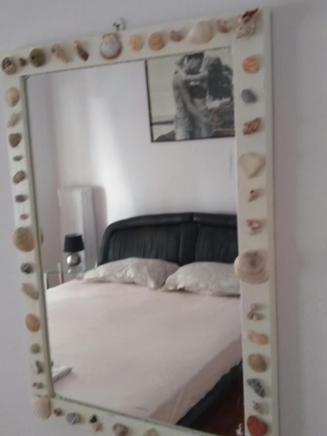 Acropolis Within 10 Minutes Walk! Classical Apartment And A Hostess At Your Side! Aten Exteriör bild
