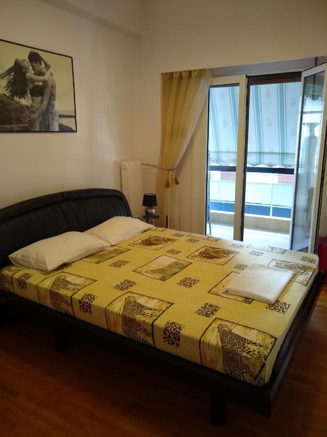Acropolis Within 10 Minutes Walk! Classical Apartment And A Hostess At Your Side! Aten Exteriör bild