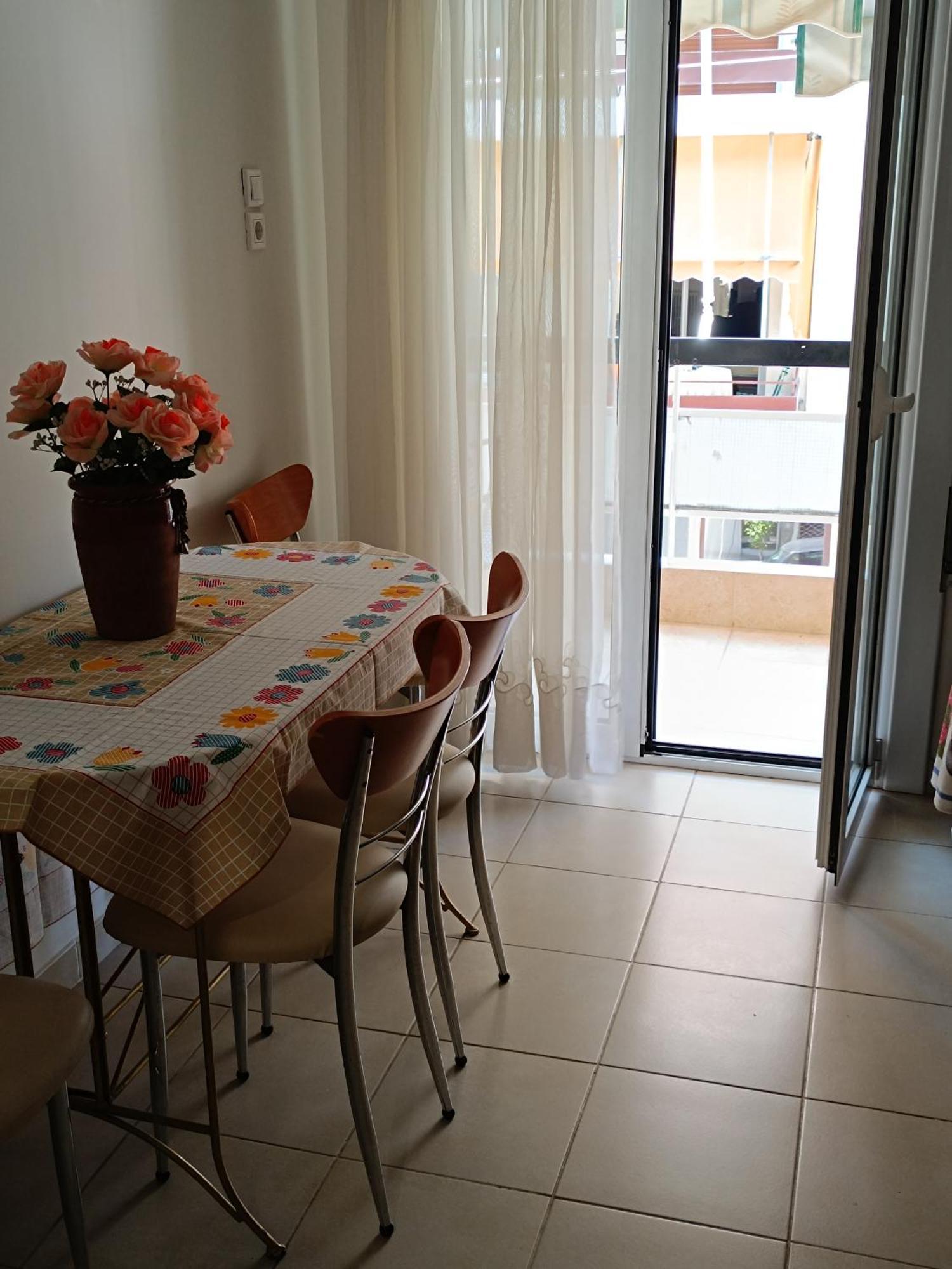 Acropolis Within 10 Minutes Walk! Classical Apartment And A Hostess At Your Side! Aten Exteriör bild